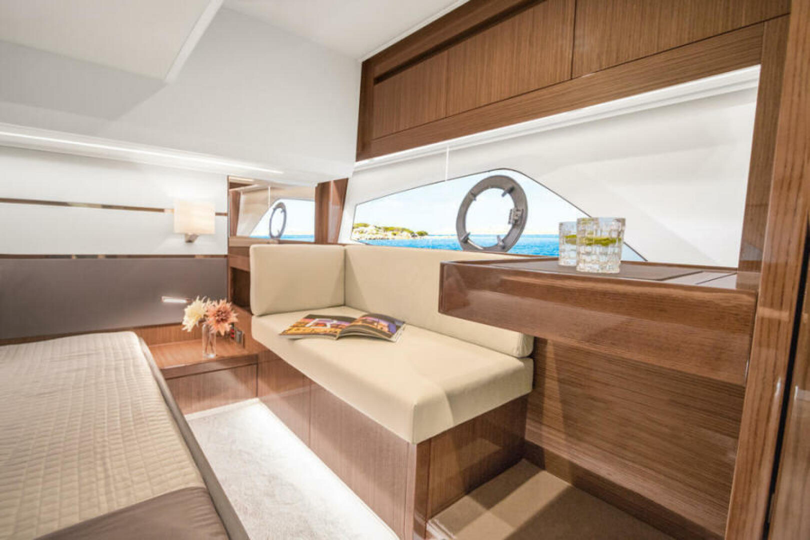 2022 Sealine C430