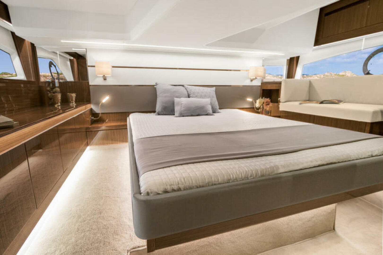 2022 Sealine C430